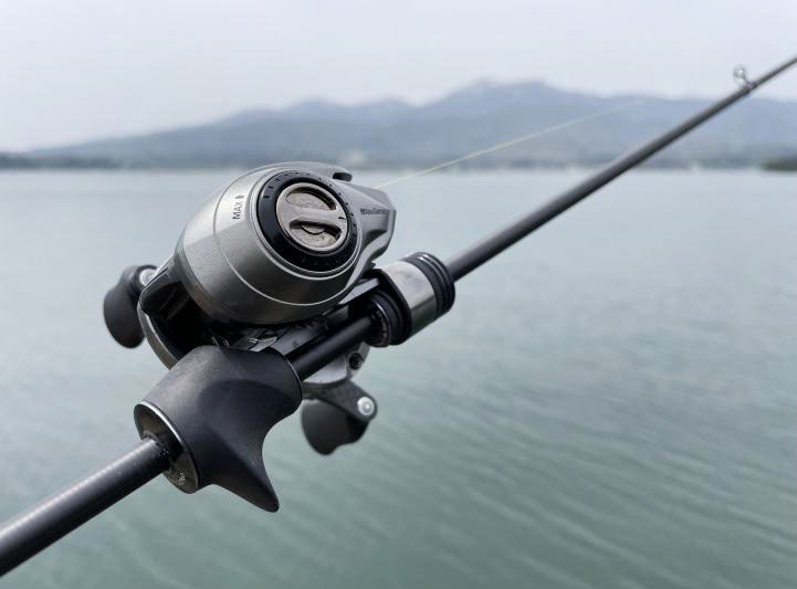 トモ清水の新ロッドブランド「ジーテック/G-TEC」第1弾「クロス