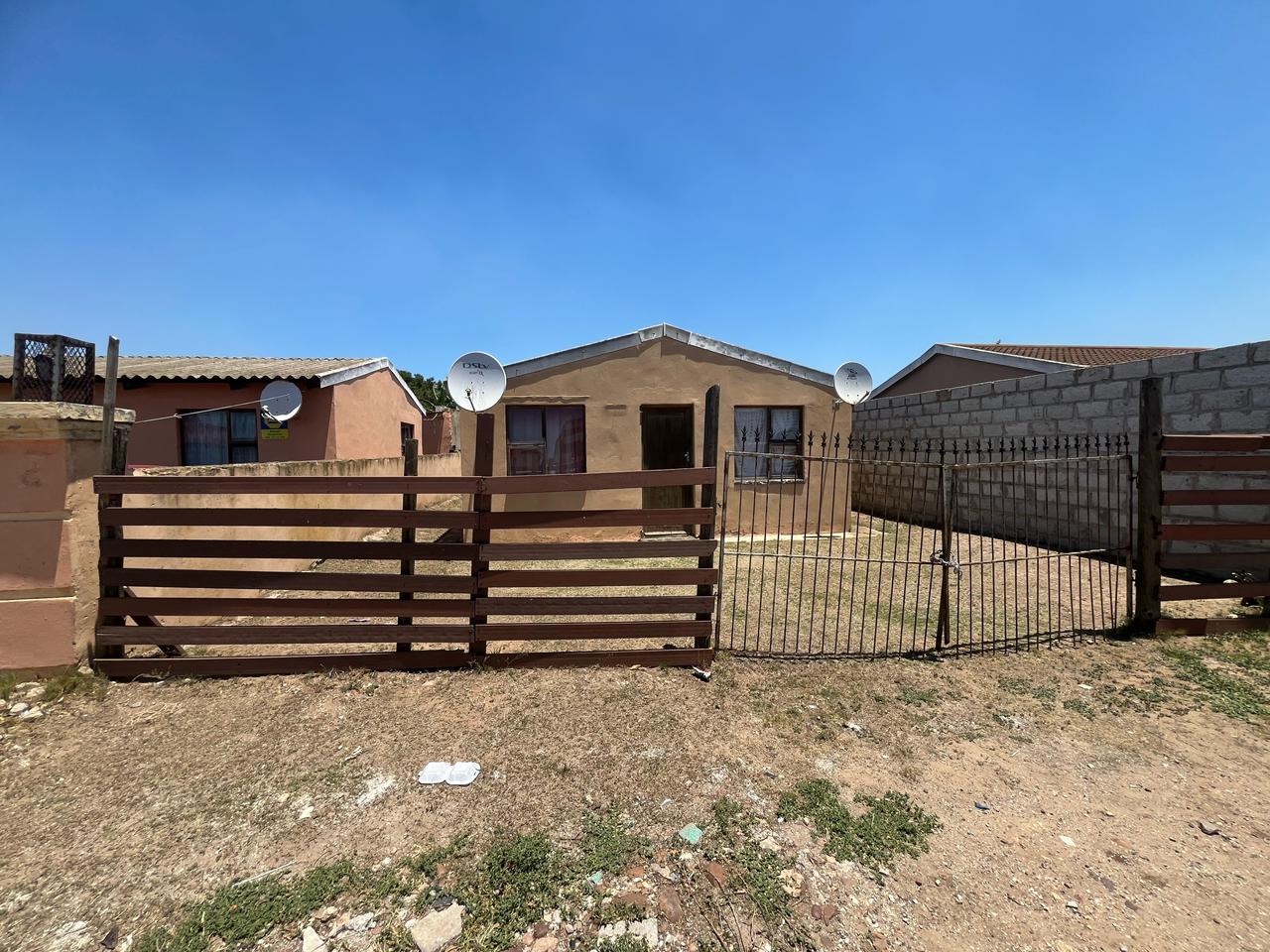 2 Bedroom House for sale in Kwazakhele - P24-116800462