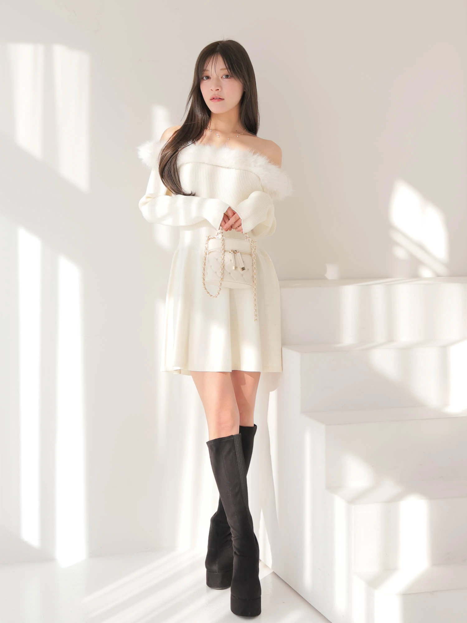 LIP SERVICE（リップサービス）｜ ファーオフショルフレアニット