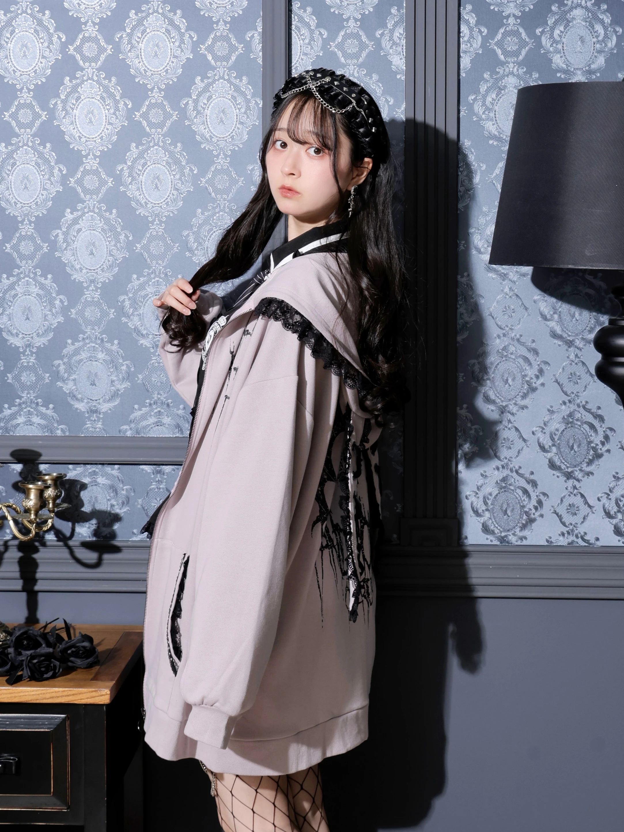 うさ耳フリルレースアップ裏毛ジップパーカー（パーカー｜ピンク・黒