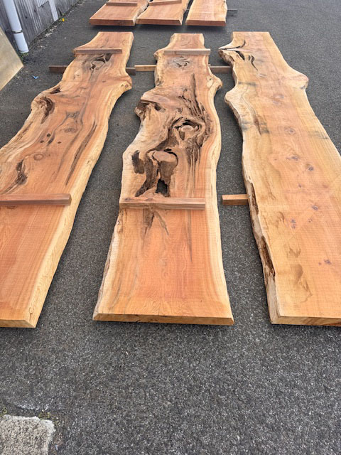 新商品入荷のお知らせ】 銘木 杉 椙板 すぎ スギ 杢 一枚板 耳付板 杢