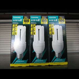 EFD21EN | 東芝(TOSHIBA) 48ミリ径 D21形 3波長形昼白色(5000K) E26