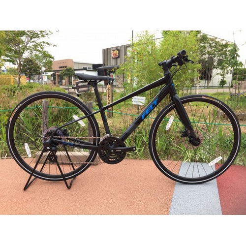 FELT ( フェルト ) クロスバイク VERZA SPEED 40 ブラック/ブルー 540