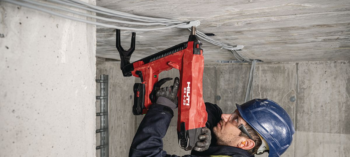 BX 4-ME-22 充電式コンクリートネイラー（M&E 版） - 鋲打機 - Hilti Japan