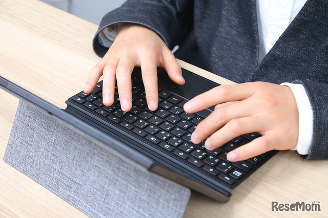 ASUSの2-in-1 Chromebook「ASUS Chromebook Detachable CM3」新高校生