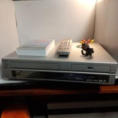 SHARP VTR一体型DVDビデオレコーダーDV-RW100 (2003年製) - メルカリ