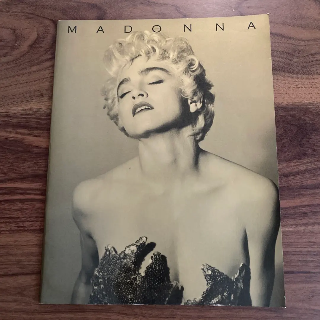 2026年最新】マドンナ ツアーパンフレットの人気アイテム - メルカリ