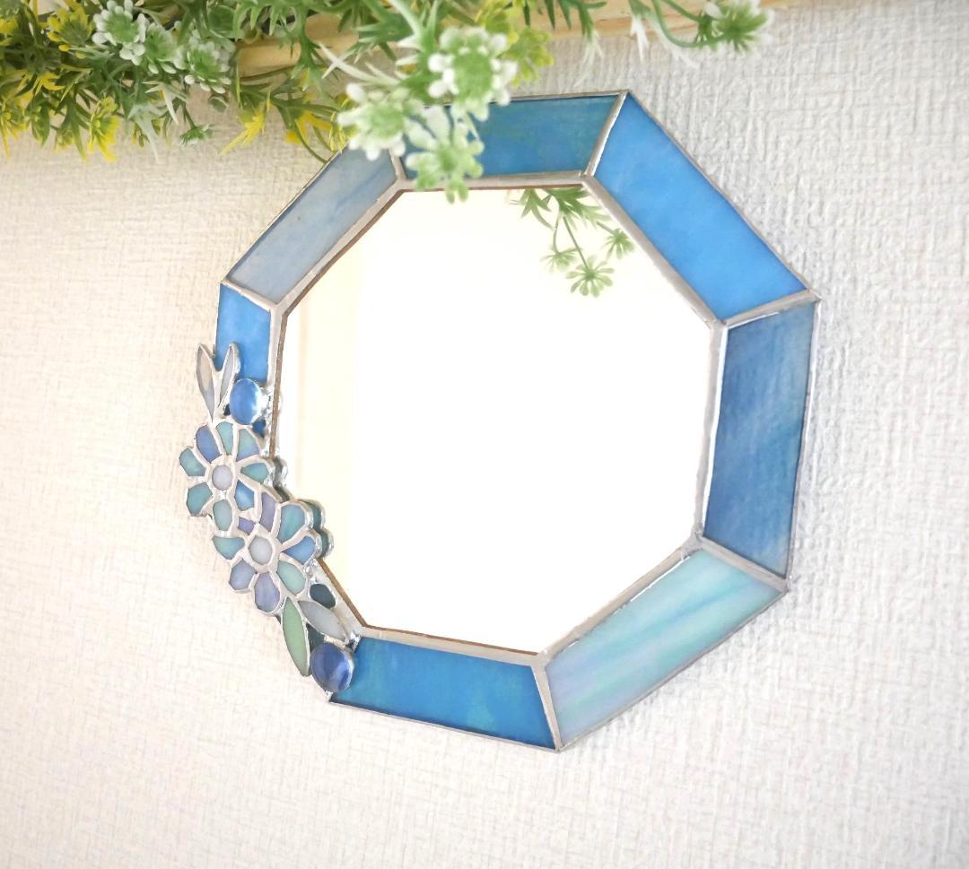 ✴︎:.。淡いブルーの八角形鏡♪ (size20㎝/max21） ステンドグラス