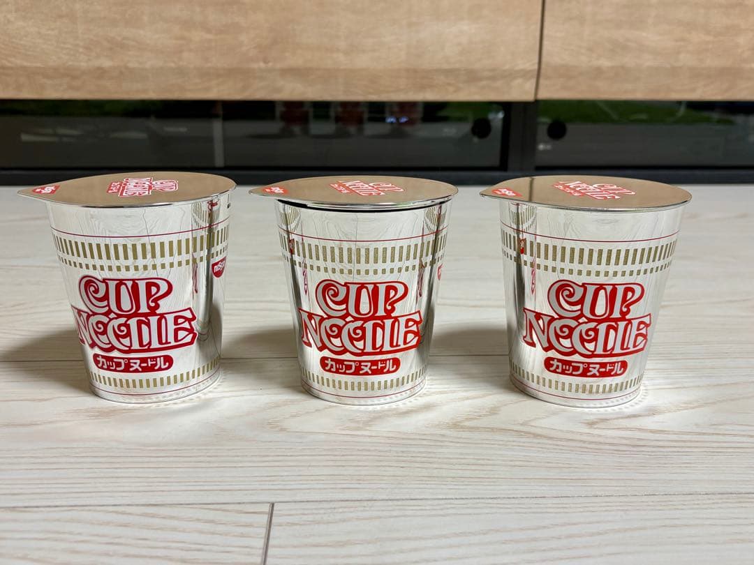 カップヌードル　タイムカン　オルゴール　3種セット ミレニアム記念缶！日清カップヌードル缶「タイム缶(カン)」の缶を開け