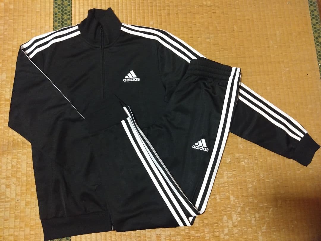 新品未使用】adidas ジャージ上下セット 刺繍ロゴ Sサイズ - メルカリ