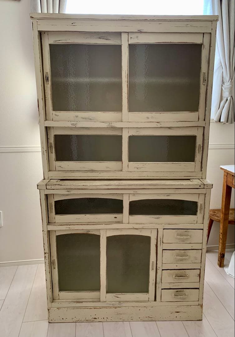 日本の古いアイボリーの水屋キャビネット　水屋　食器棚　アンティーク　昭和レトロ 日本の古いアイボリーの水屋キャビネット 水屋 食器棚 アンティーク