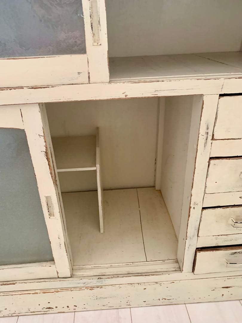 日本の古いアイボリーの水屋キャビネット 水屋 食器棚 アンティーク