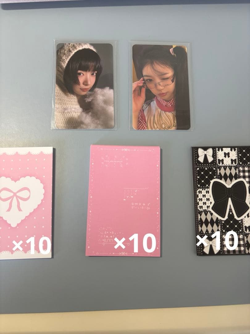 ILLIT モカ トレカセット（おまけ付き） - メルカリ