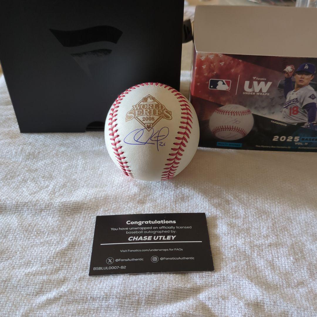 直筆サインボールCHASE UTLEY 2008年ワールドシリーズ公式野球 ドジャース寄せ書きサインボール額』MLB公式フォトセット付き | 東京書