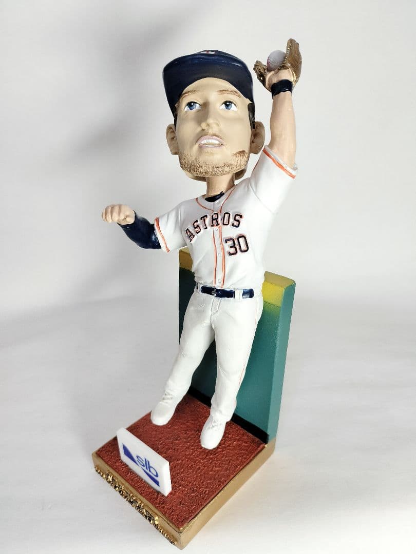 カイル・タッカー／”ゴールドグラブ賞” ボブルヘッド人形 - メルカリ