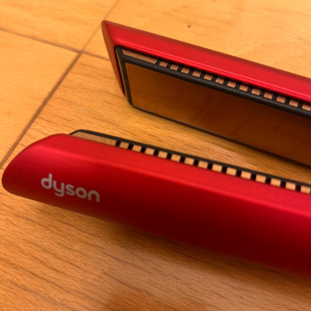 Dyson Corrale™ レッド／ブライトニッケル ヘアアイロン - メルカリ