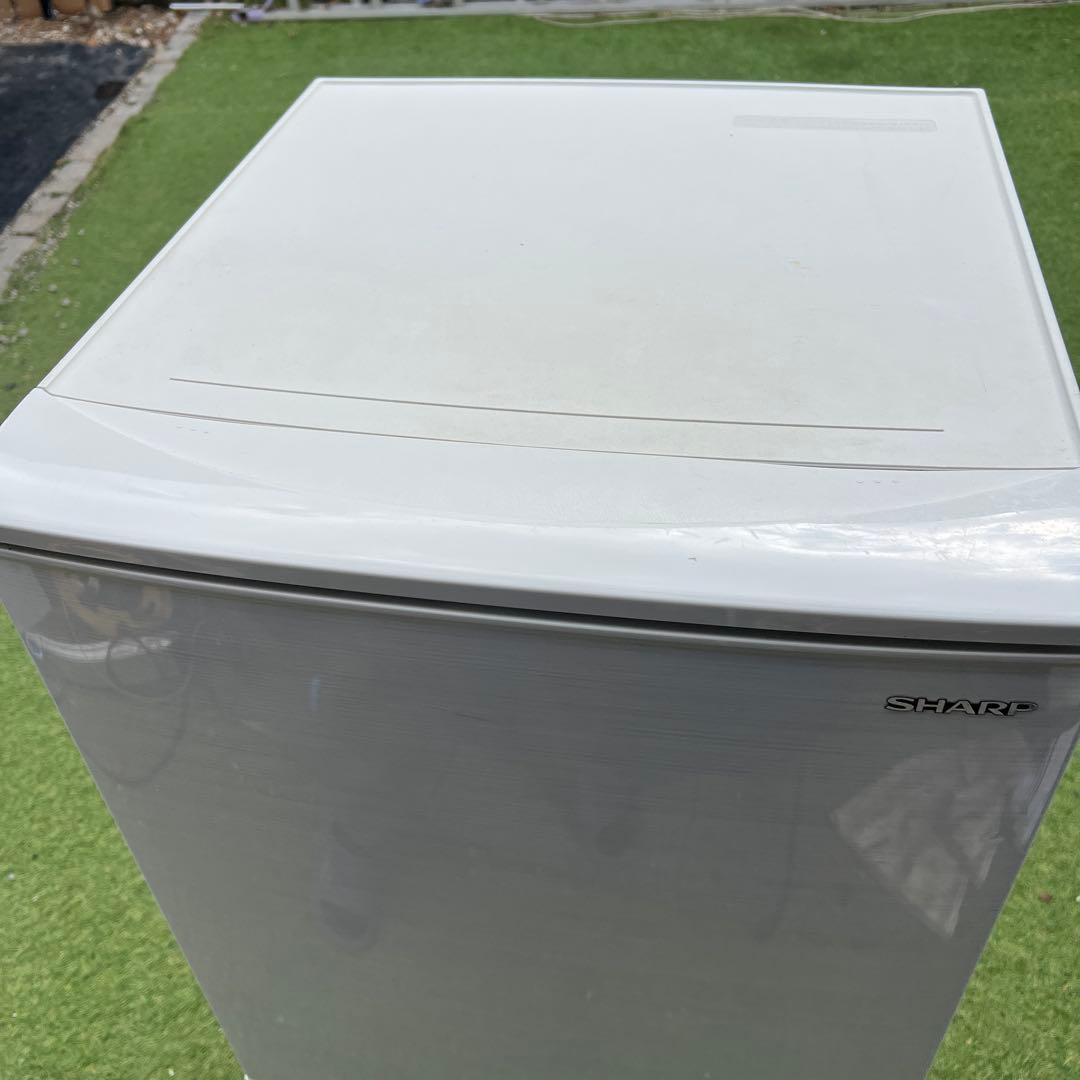 横浜市内配達】2020年製 シャープ 137L 冷蔵庫 左右付け替え可能ドア②