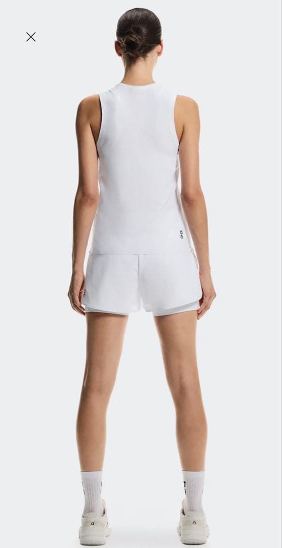 新品】 on テニスLサイズ 白タンクトップ イガシフィオンテク 全豪オープン