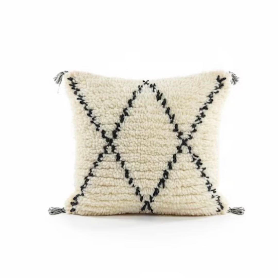 ベニワレン】新品 クッションカバー 49cm×47cm - メルカリ