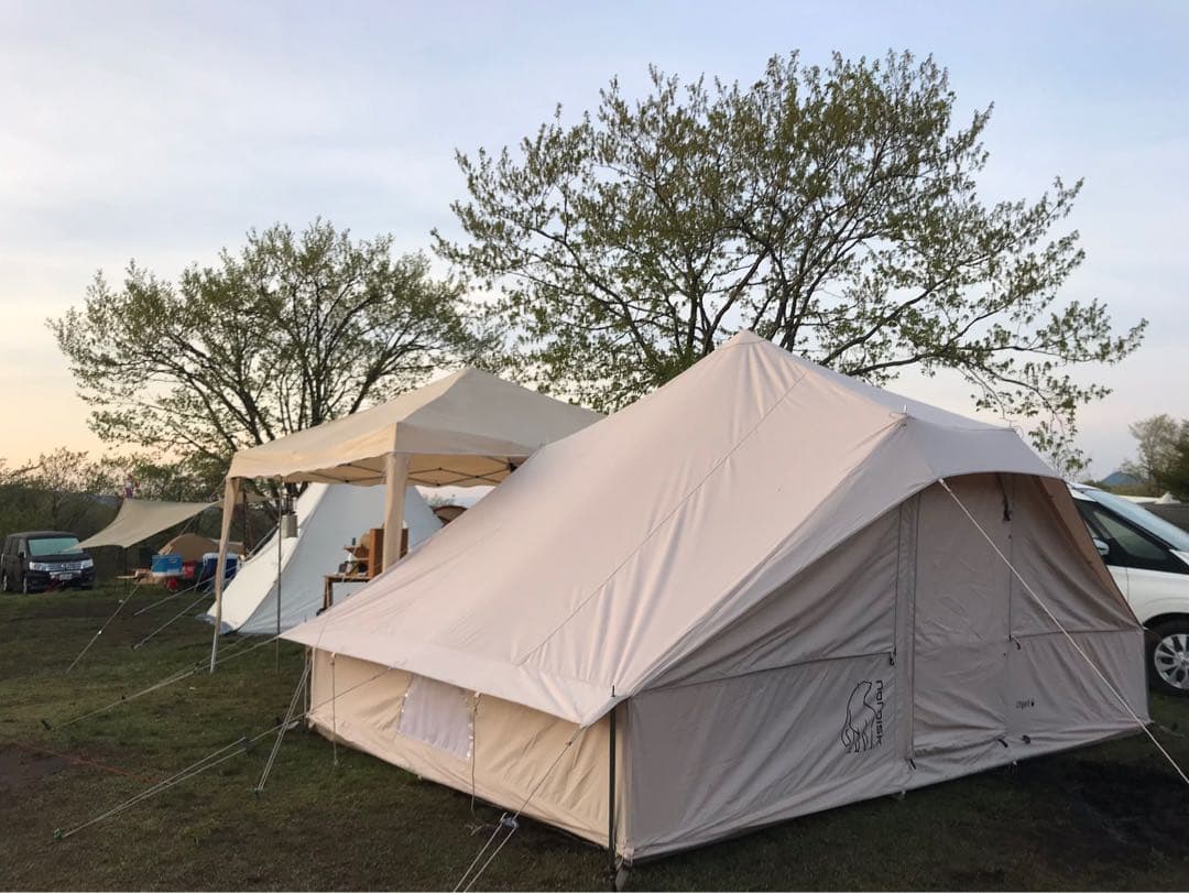 ト*ン様 ベージュ ドーム型テント Nordisk ノルディスク（Nordisk） ファミリーテント 2ルーム キャンプ タープ