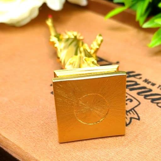 エスティローダー 練り香水 コンパクト スタチュー・オブ・リバティ