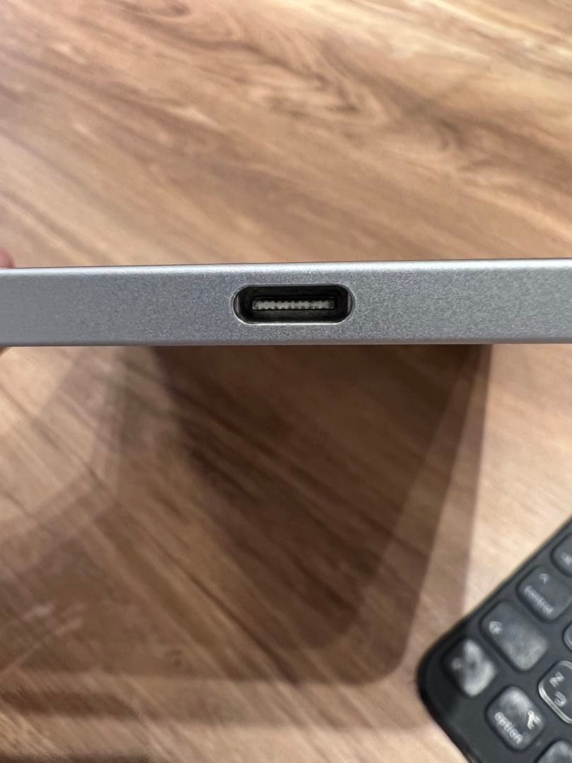 ロック解除済】iPad Pro 11第1世代 64GB ジャンク ペン・KB付 - メルカリ