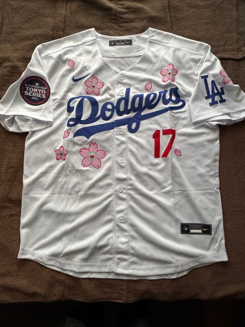ドジャース　ユニフォーム　 大谷翔平 17 ユニフォーム　 XL 2025年 ロサンゼルス・ドジャース ホーム 大谷翔平 17番-BASUKO