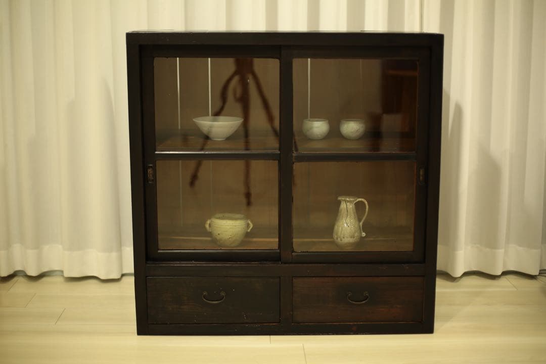 【アンティーク】ガラス戸収納棚 アンティーク 栗材無垢 ガラス戸収納棚 | REFACTORY antiques