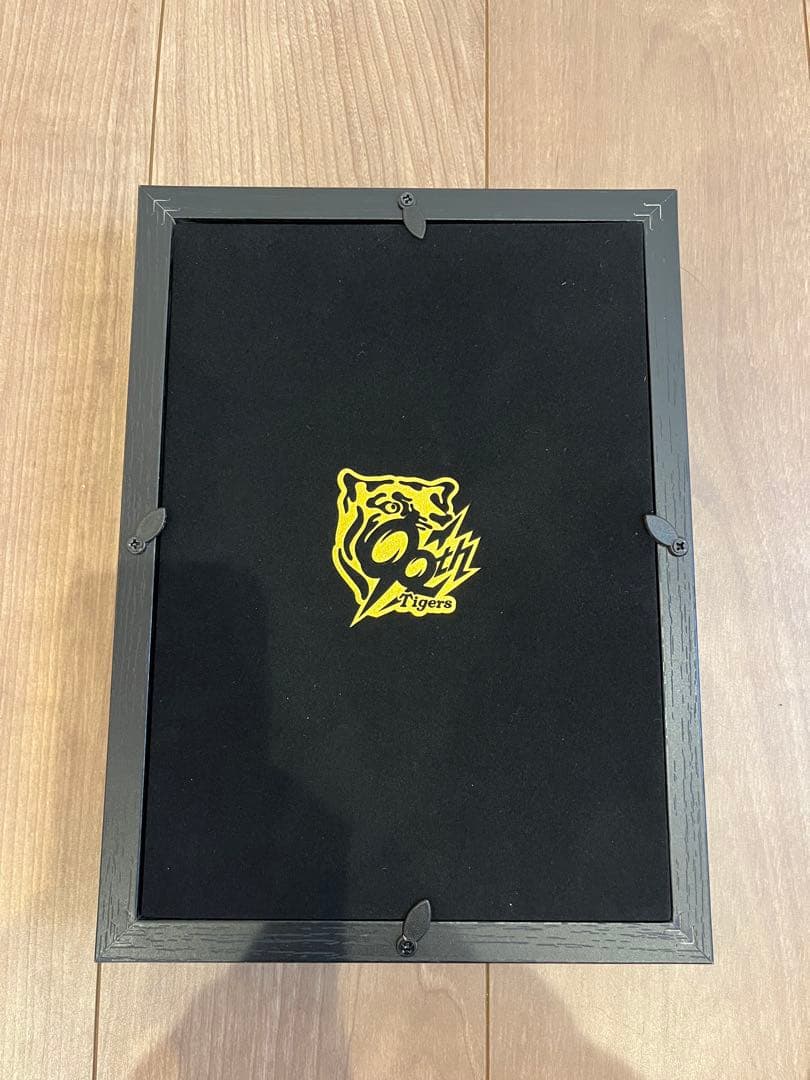 非売品】阪神タイガース 90周年記念 優勝ペナント型ピンバッジセット