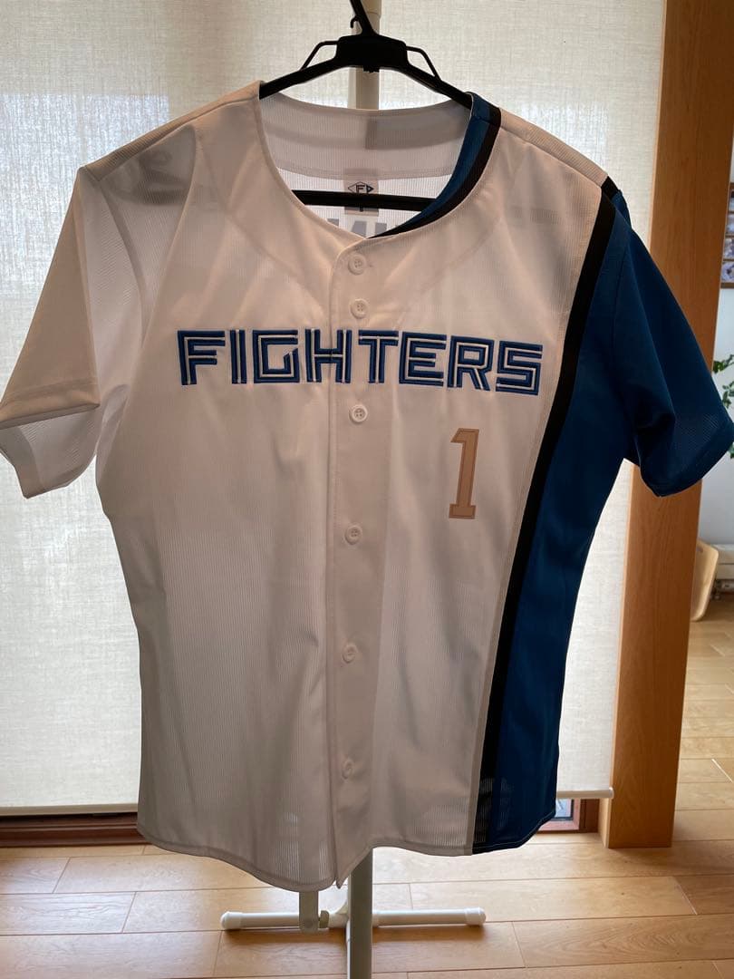 日本ハムファイターズ　ホームユニフォーム 　Sサイズ　新庄　1番 新庄剛志監督プロデュース 《NEW AGE GAMES produced by SHINJO》開催