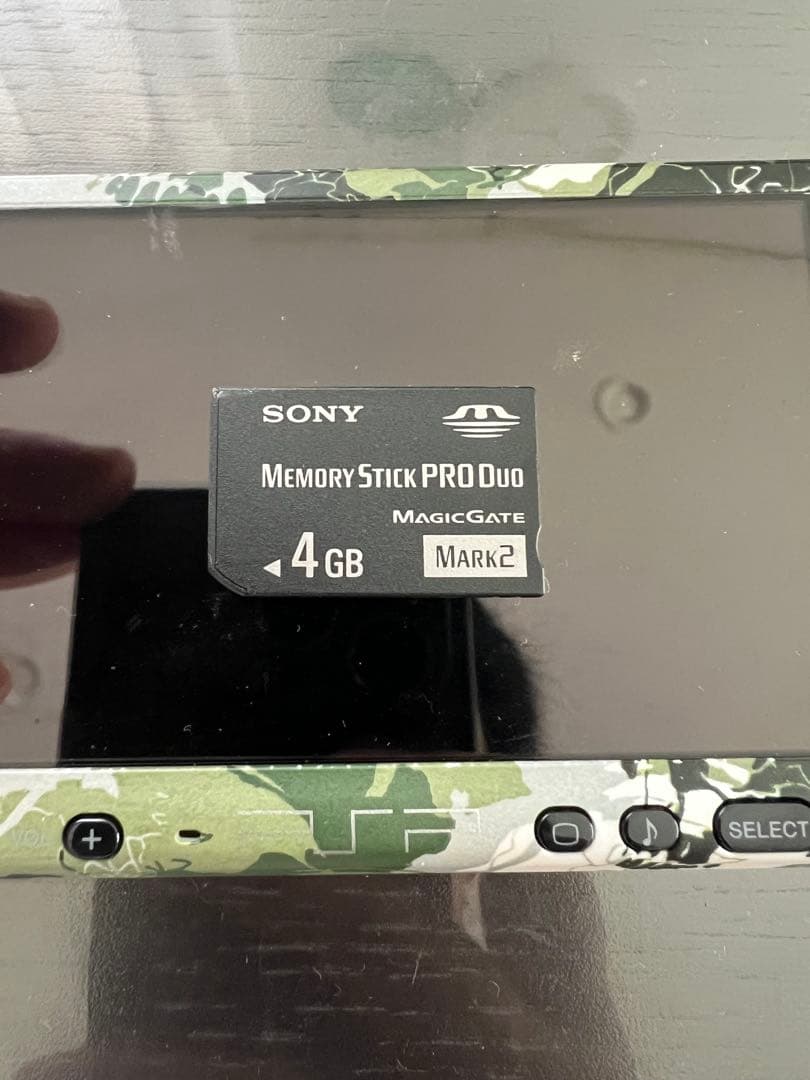 入手困難　psp3000迷彩柄《メタルギア限定版》　おまけ付き