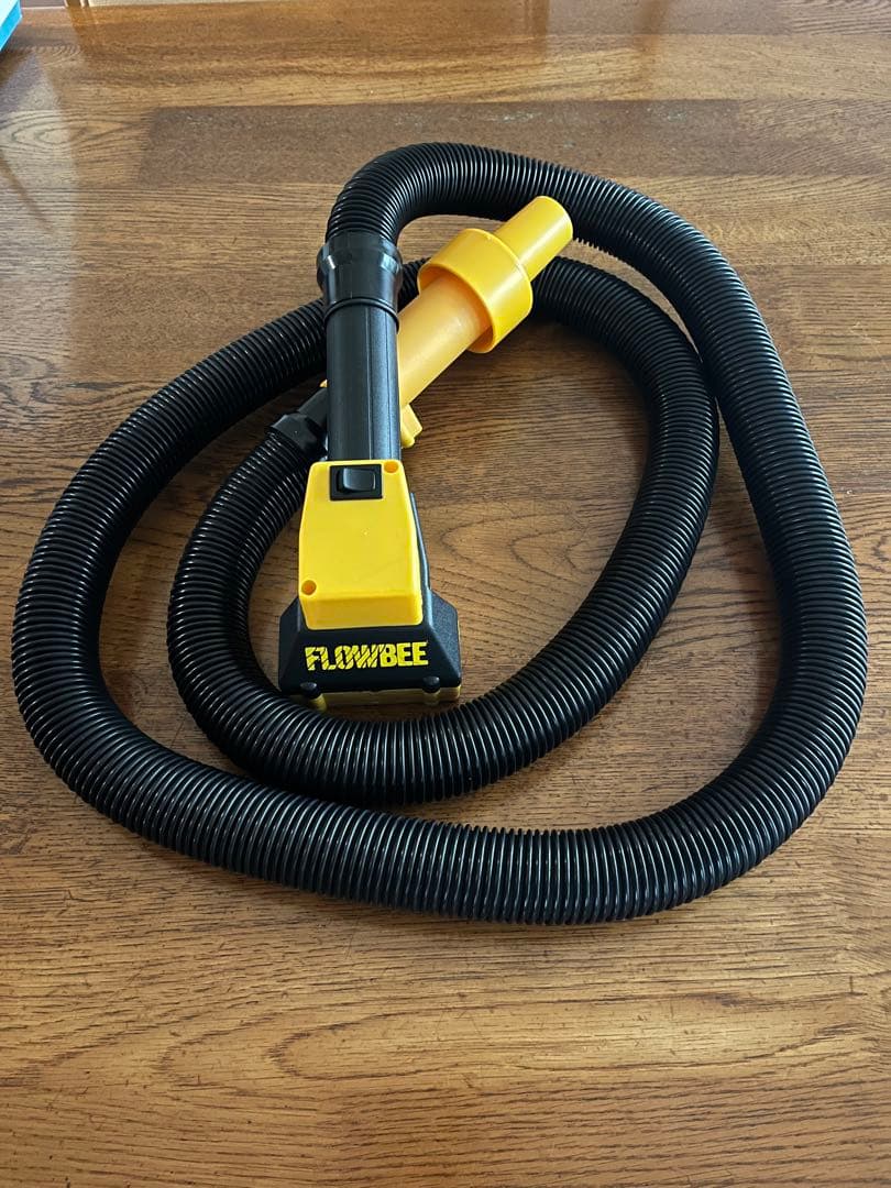 年末値引き！FLOWBEE フロービー 掃除機吸引式 電動バリカン - メルカリ