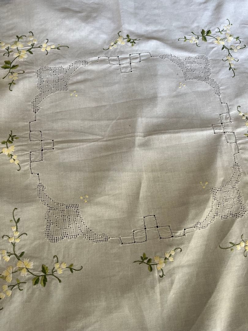 フランスアンティーク 手刺繍テーブルクロス クリーム色 白 花模様