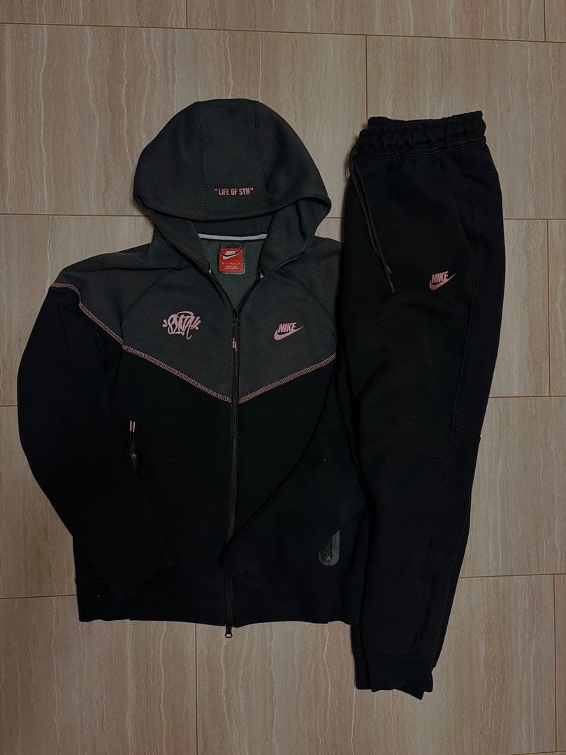 NIKE テックフリース syna World シナワールド セットアップ - メルカリ