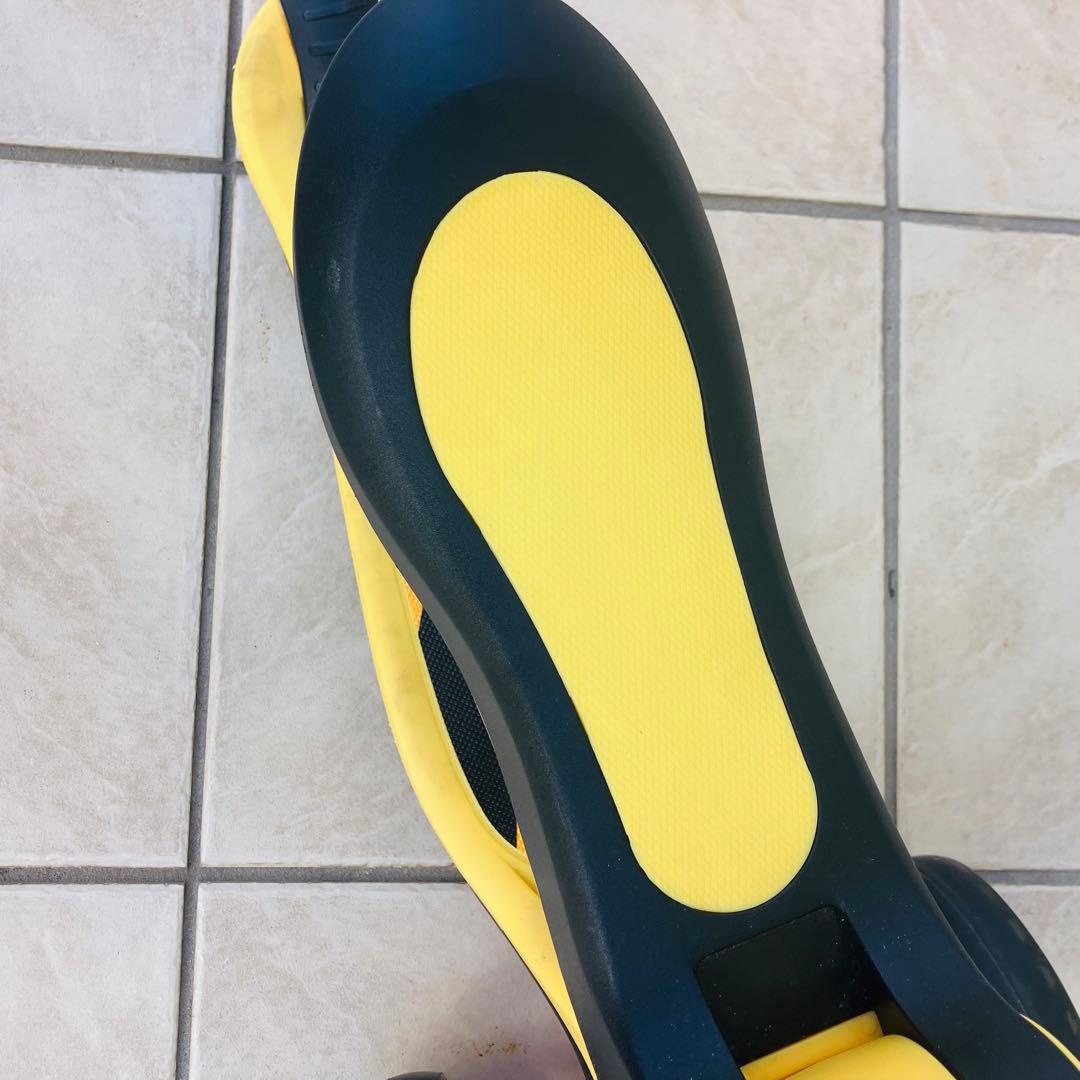 KÜB黄色い三輪スケーターホイール LEDライト 座ったり立ったりして乗れ