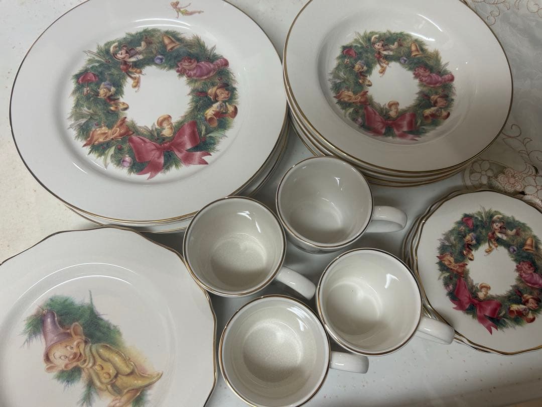 ディズニー食器　クリスマスディナープレートセット　20ピース 146289044.jpg