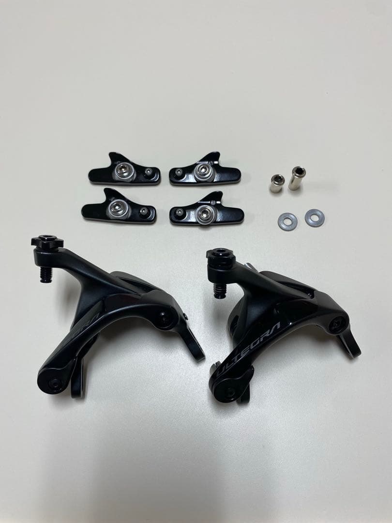 美品　シマノ　アルテグラ　ブレーキ　前後セット　R55C4 BR-R8100 Amazon.co.jp: SHIMANO(シマノ)BR-R8100 前後セット R55C4シュー 中