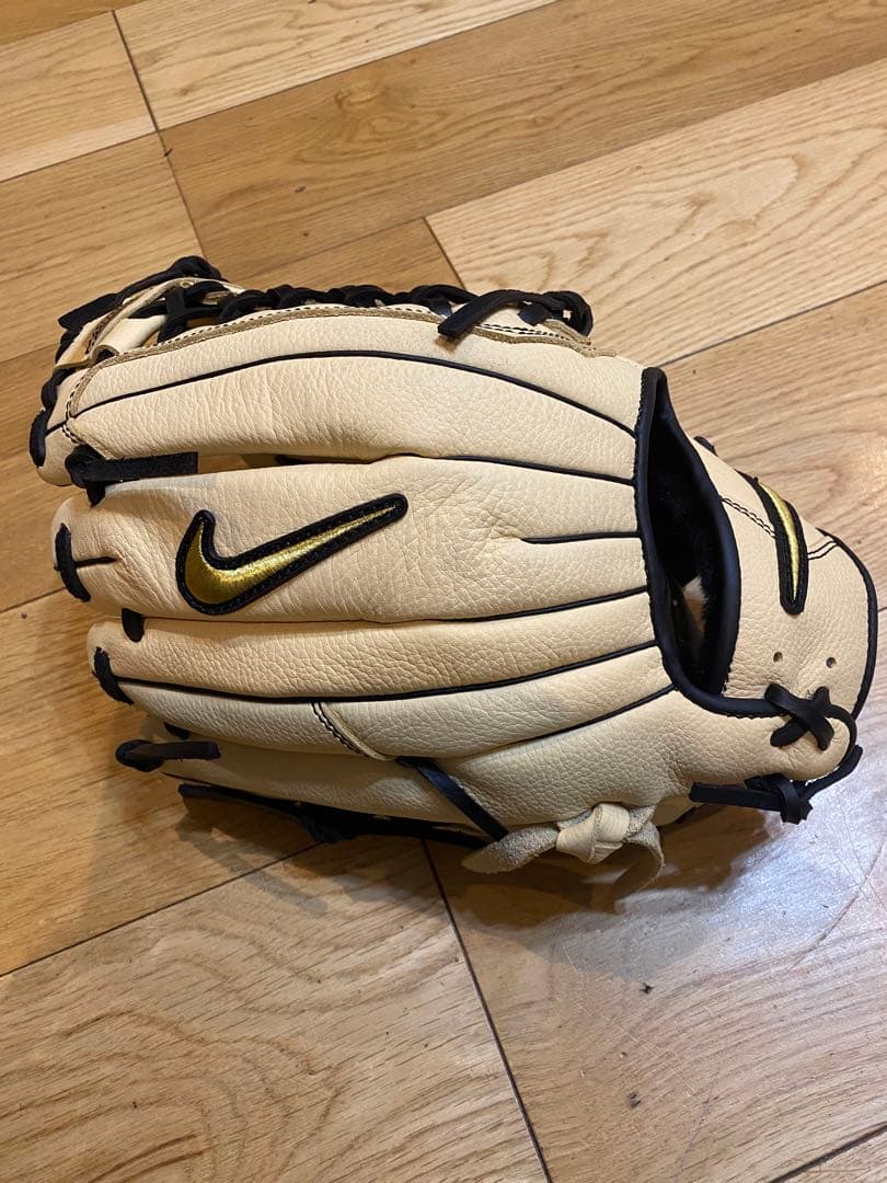 L*x様 Nike 野球グローブ クリーム色希少廃盤ナイキ NIKE（ナイキ） 交換無料 野球 グローブ 大人 右投げ 軟式 ヴェイパー