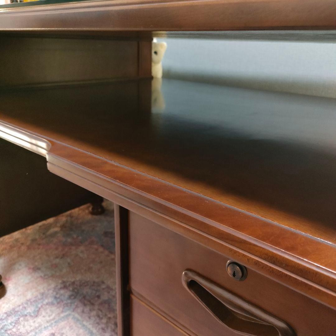 徳田家具製作所】デスク／官庁・議事堂納入実績メーカー｜ガラス天板