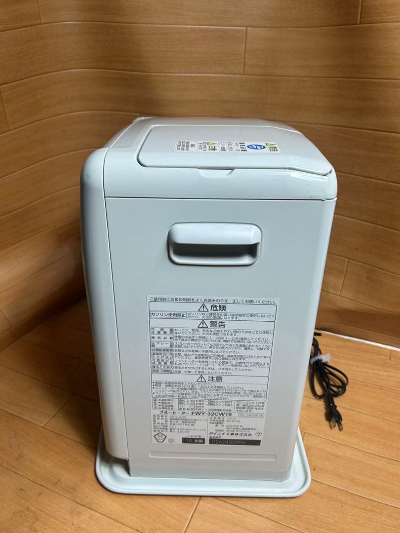 ダイニチ 石油ファンヒーター FWY-32CW19 2019年 - メルカリ
