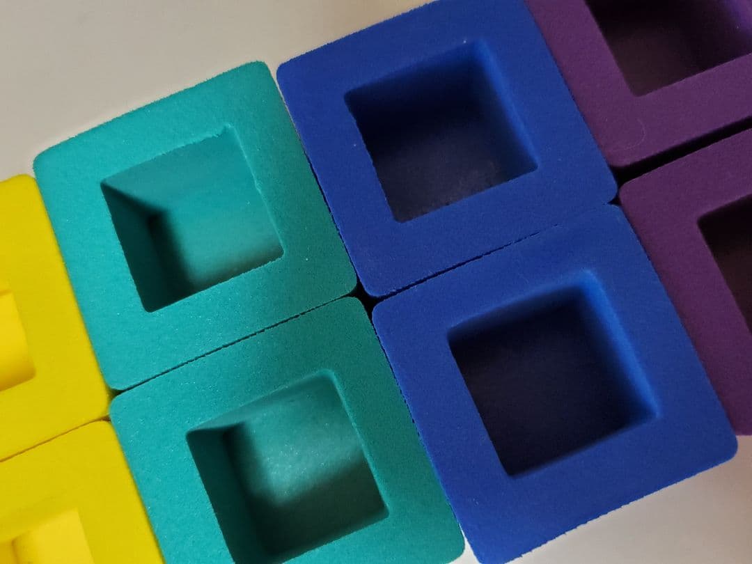 色彩診断キット】キュービックマム・カラーセラピー☆専用袋付 - メルカリ