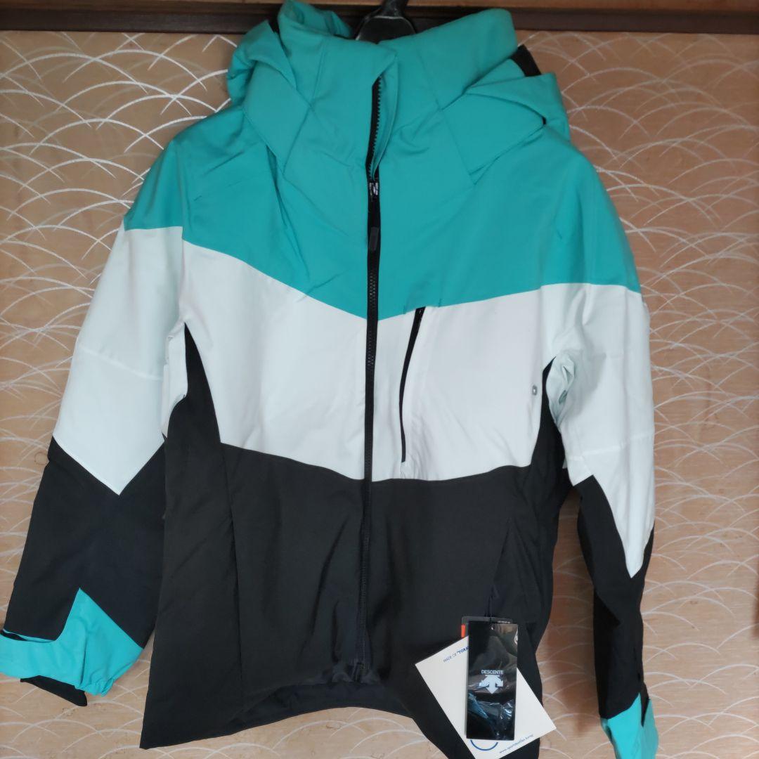 新品タグ付き DESCENT デサント S.I.O JACKET DESCENTE（デサント） 2023-24 S.I.O INSULATION JACKET / DWUWJK55