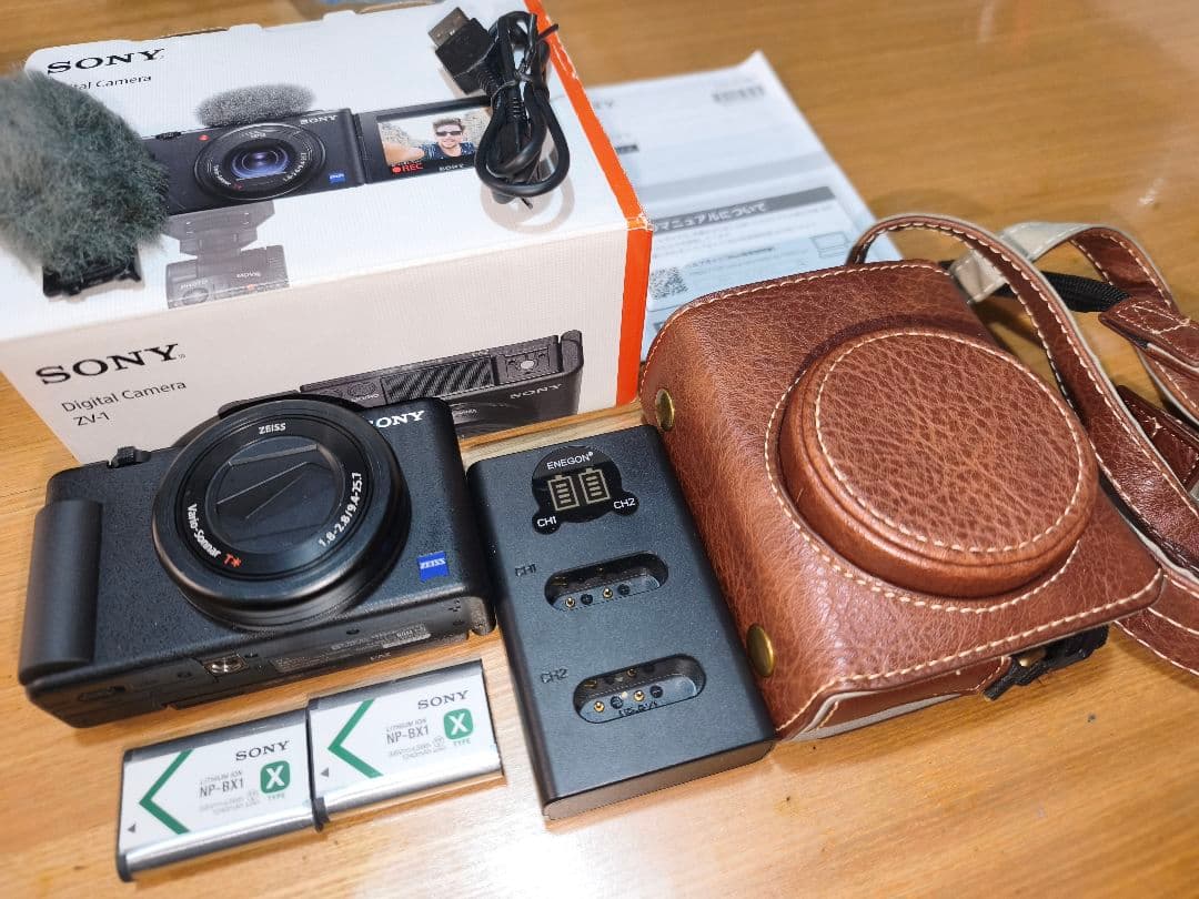 SONY ZV-1 ケース、予備バッテリー、充電器付き Amazon | SONY(ソニー) 【ZV-1M2G と バッテリーチャージャー セット