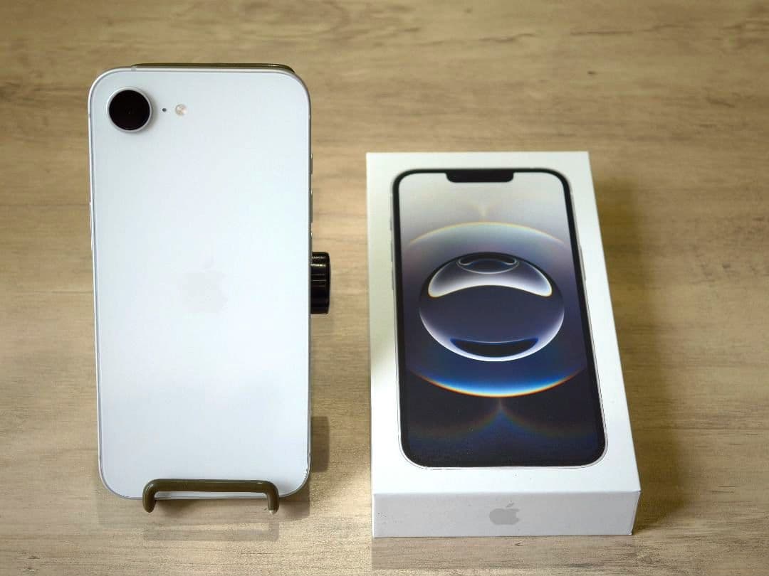 SIMフリー　iPhone16e 128GB iPhone 16e 中古 iPhone16e 128GB SIMフリー 本体 Bランク スマホ 最大