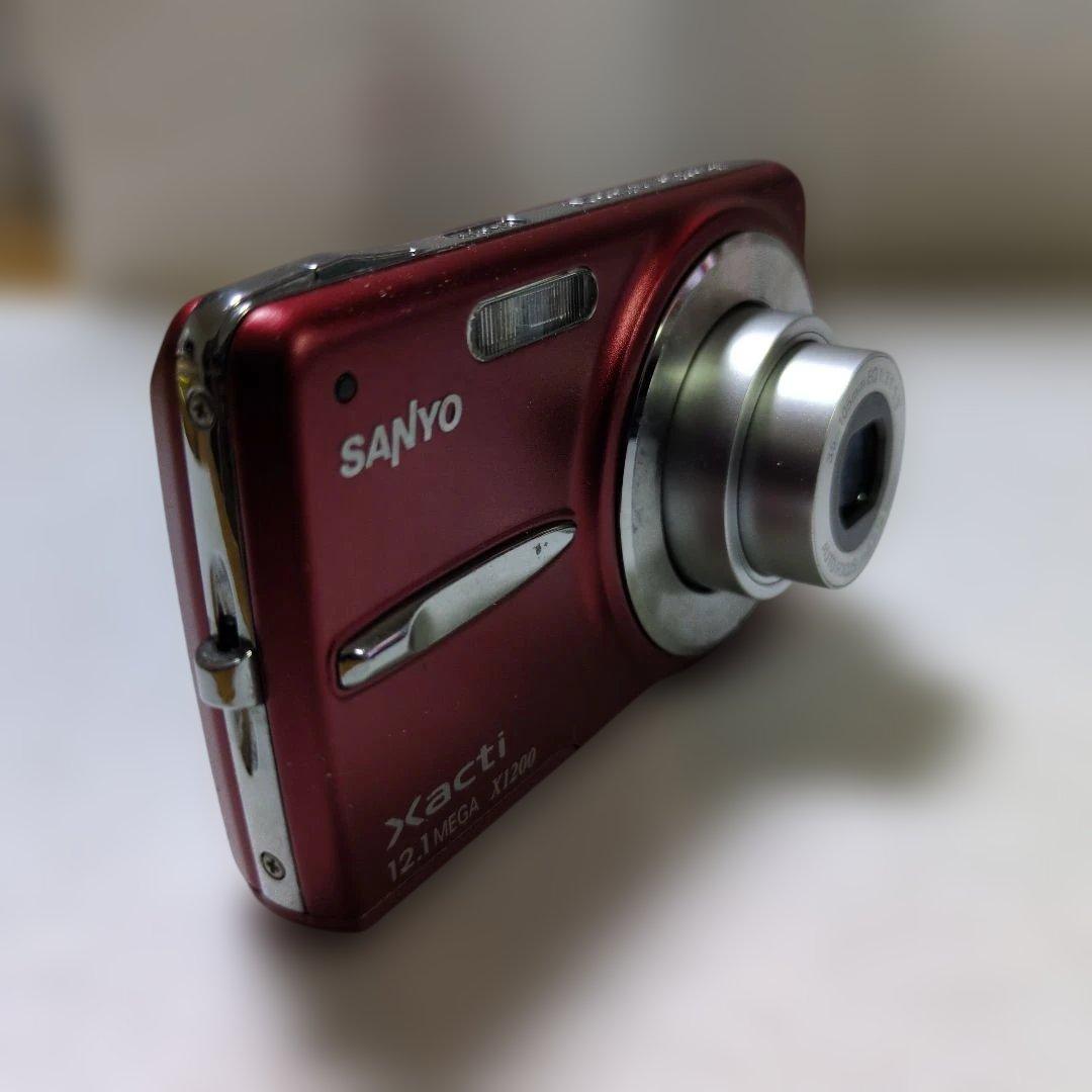 SANYO Xacti X1200 赤 12.1メガピクセル動作確認品 動作品 - メルカリ