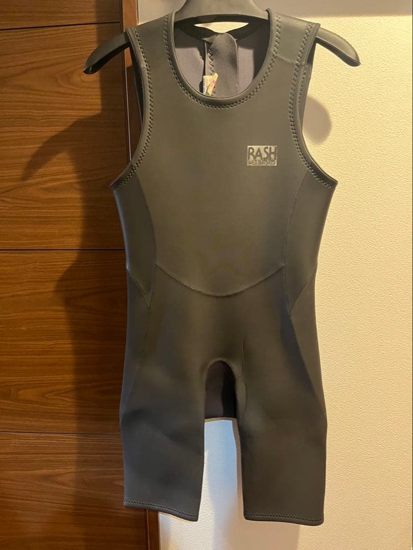 未使用 RASH ショートジョン M/L 湘南購入品　サーフィンインナー↓ FELLOW ホットラッシュガード ショートジョン メンズ 保温 速乾 裏起毛