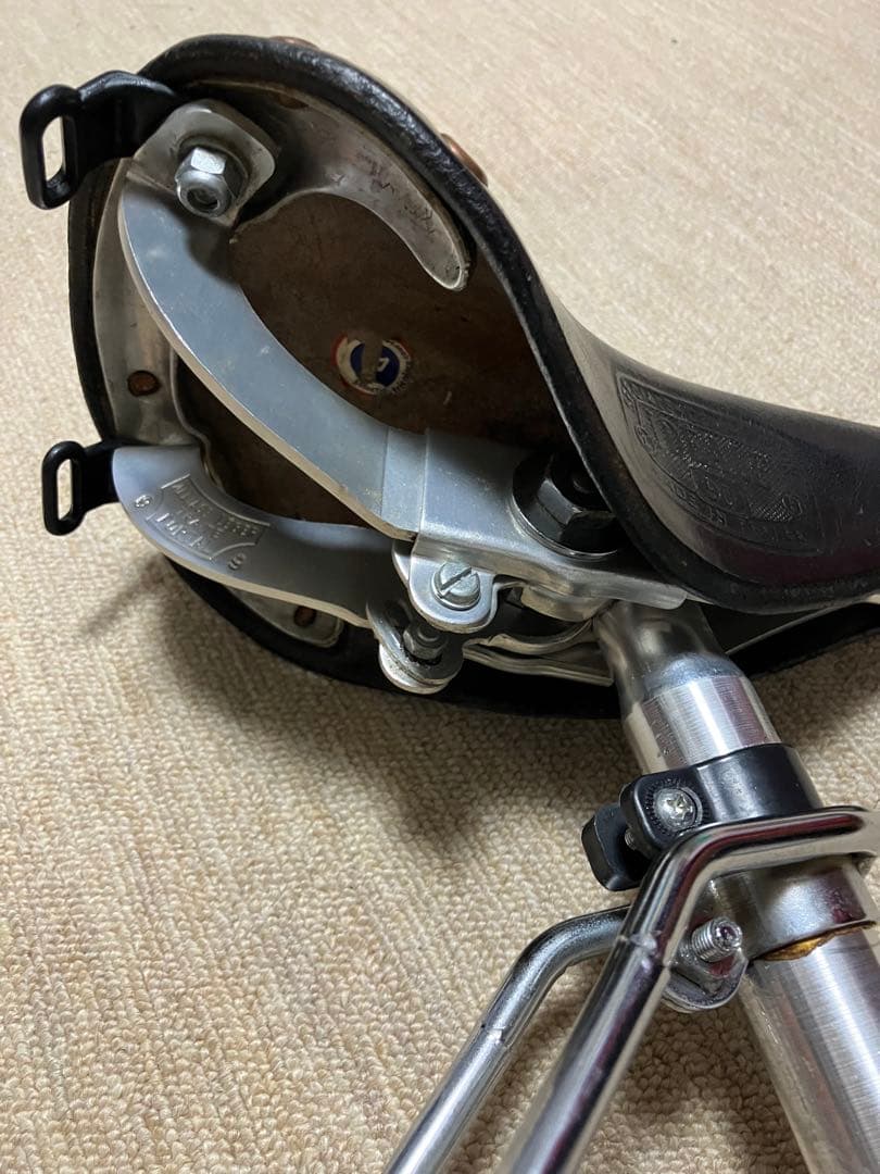 IDEALイデアル90 ルブールサイン入り アルミベース サドル フランス製