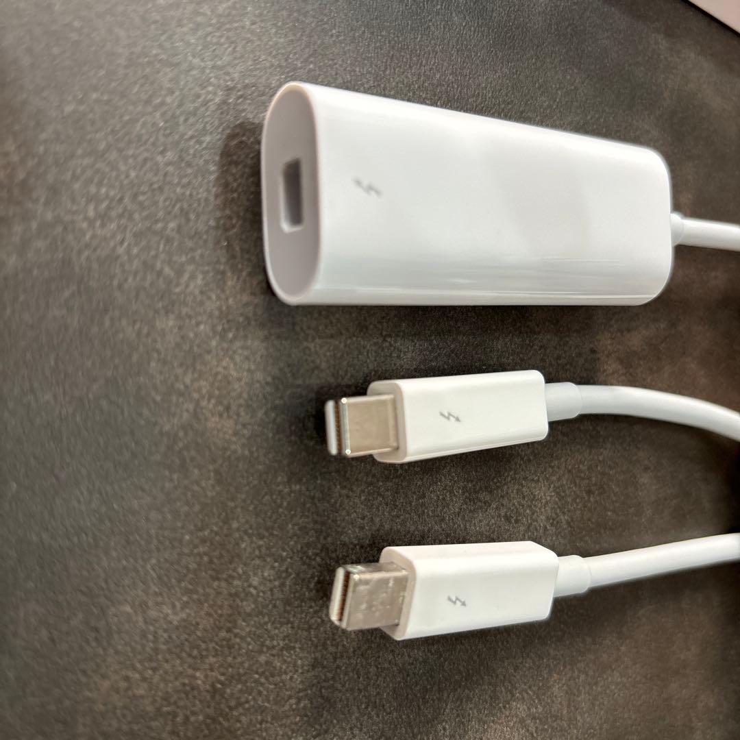 Apple純正 USB-C Thunderbolt 2アダプタ (ケーブル付き) - メルカリ