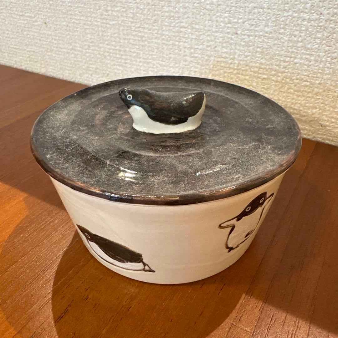 【新品未使用】工藤ちえ奈　ペンギン　小物入れ　置物　アクセサリーケース　陶器製 ペグザイル 5羽 ケース付【工藤ちえ奈】 | 器 ギャラリー 香綵