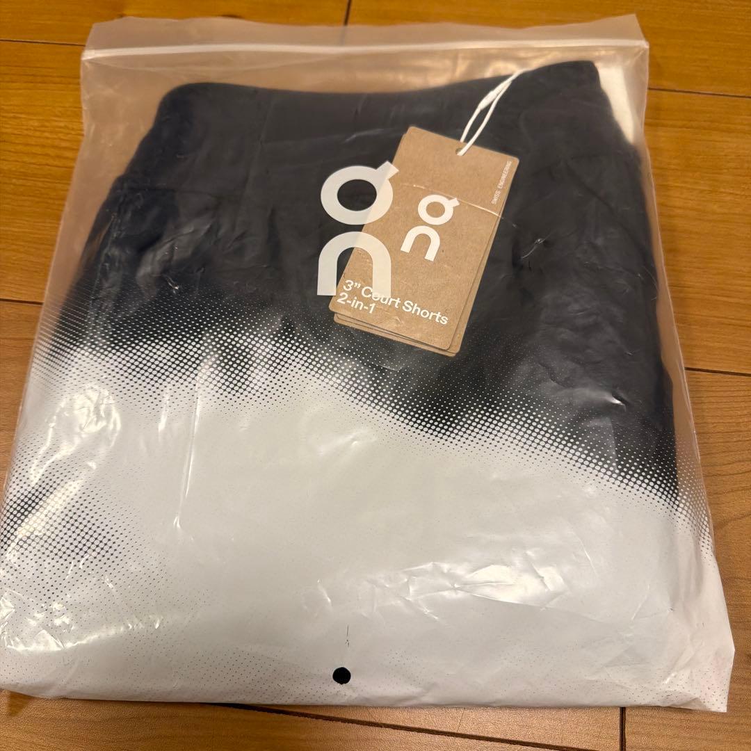 新品】on テニスLサイズ コートショーツ イガ シフィオンテク 全豪